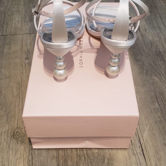 Sophia Webster White Heels with Pearl Detail - Picture 3 of 10